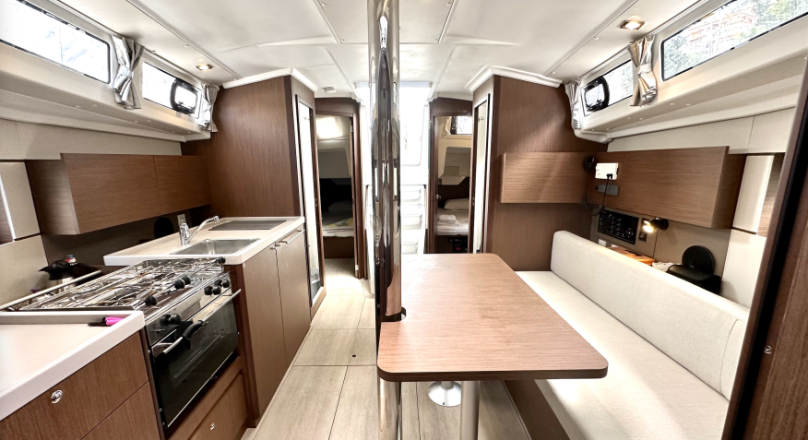 Beneteau Oceanis 38.1