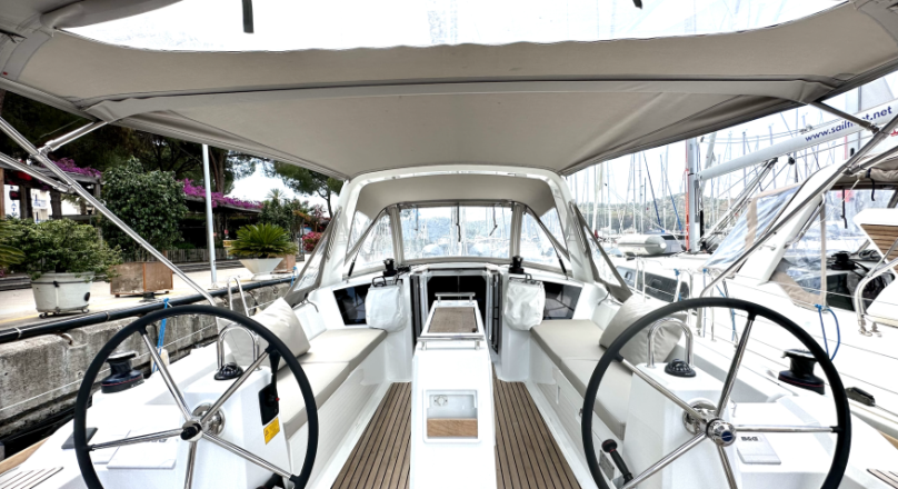 Beneteau Oceanis 38.1